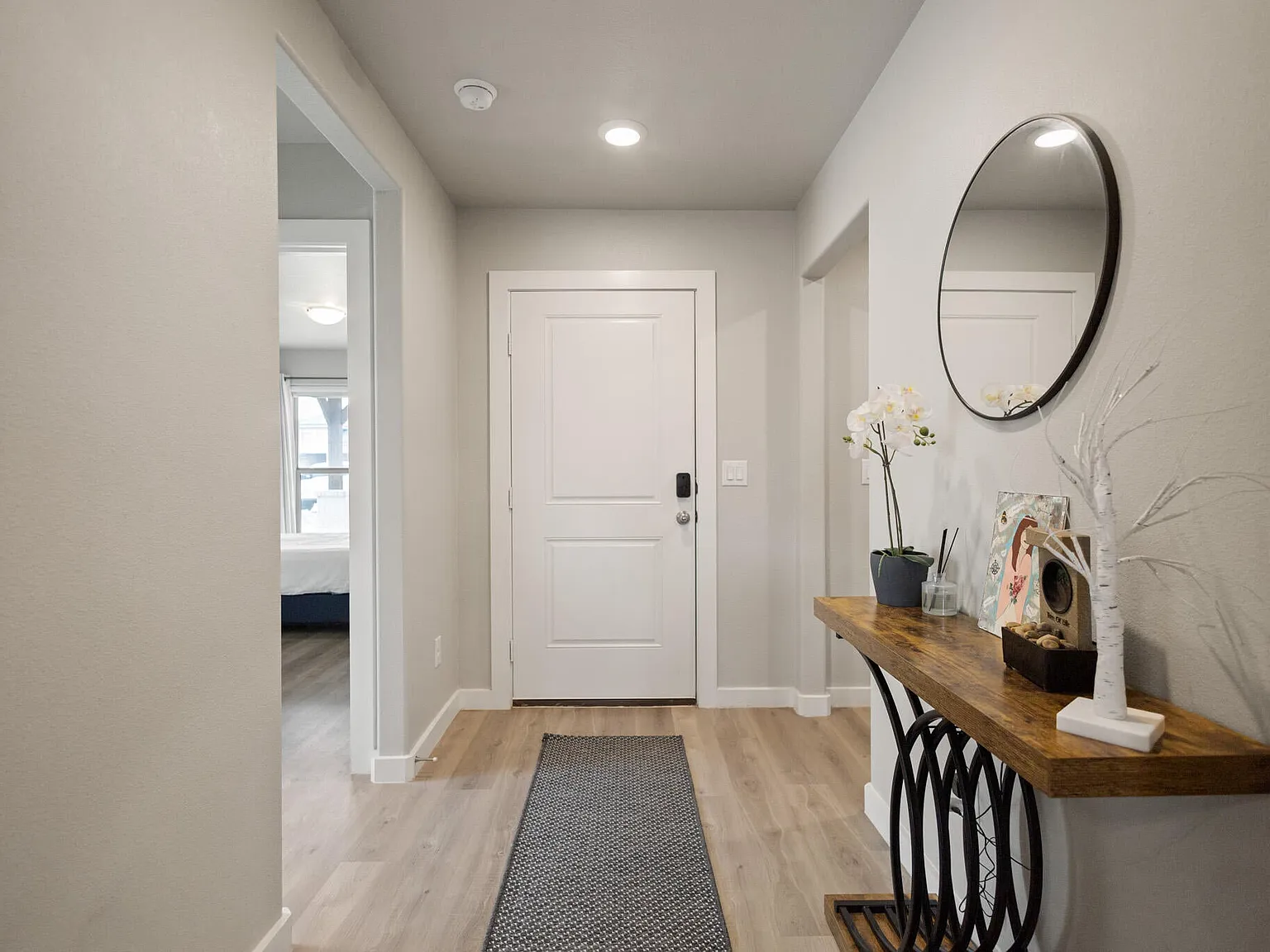 4 bed, 2.0 bath, 1693 sqft, $2,300 — Photo 4