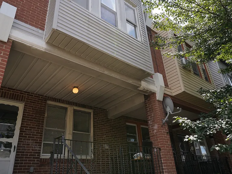5819 N American St — Photo 2