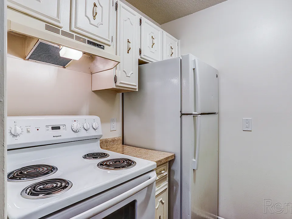Golfview Apartments