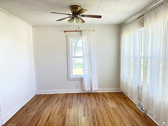 5th image of 425 W Court St
