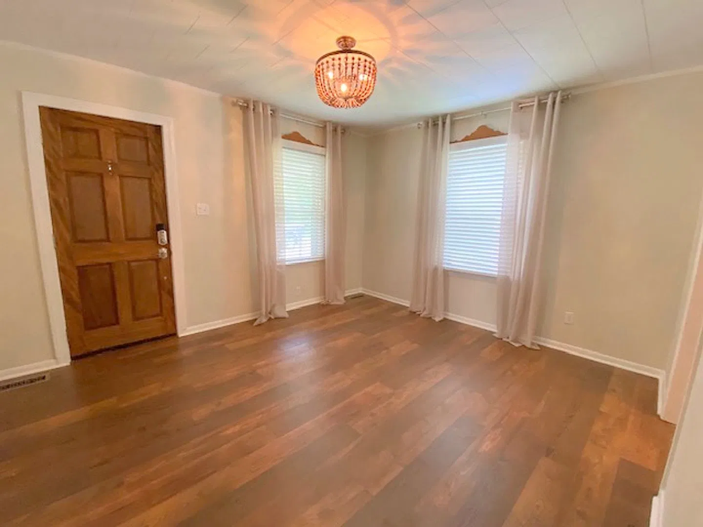 Biltmore Village Bungalow — Photo 3