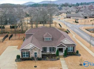 7546 Parktrace Ln, Owens Cross Roads, AL 35763