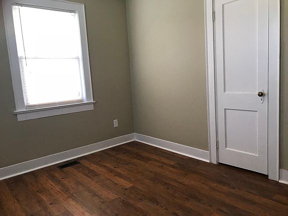 4th image of 4146 Walker Blvd