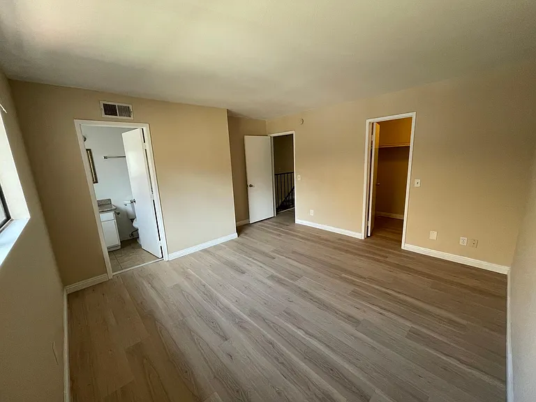 822 Victor Ave — Photo 6