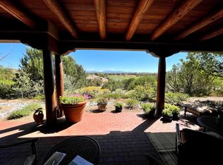 8 Calle Cimarron, Santa Fe, NM 87506