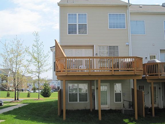 Back view with Garage