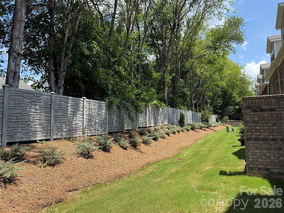 1st image of 12065 Lavinia Ln