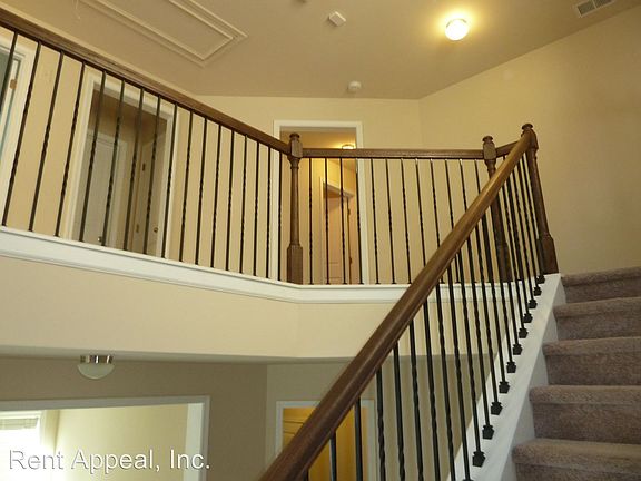 5th image of 139 Privet Cir