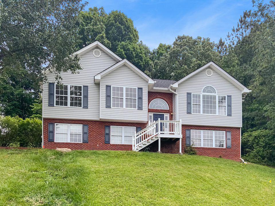 1st image of 103 Whispering Pine Dr