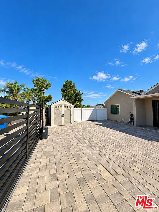 1 bed, 1.5 bath, 700 sqft, $3,000 — Photo 2