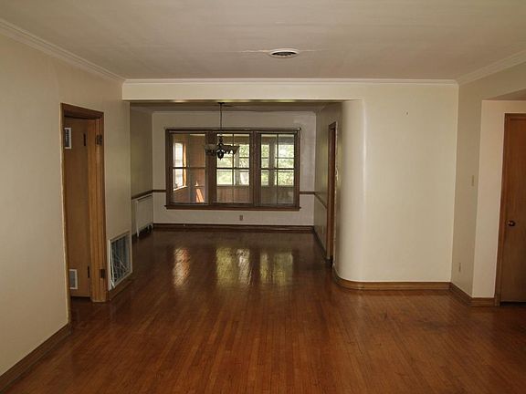 2nd image of 8255 Delmar Blvd APT 2W