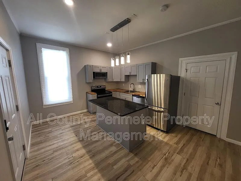 Building Photo - 1249 Duncan Ave #B