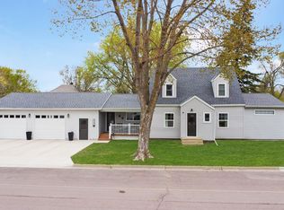 638 6th St, Westbrook, MN 56183