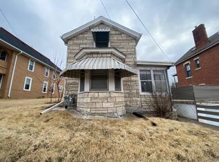 2027 University Ave, Dubuque, IA 52001