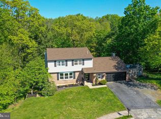 6 Spruce Ct, Douglassville, PA 19518