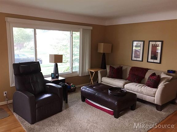 2nd image of 22431 Mylls St