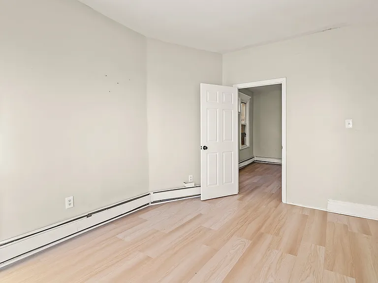 30 Wainwright St #3 — Photo 10