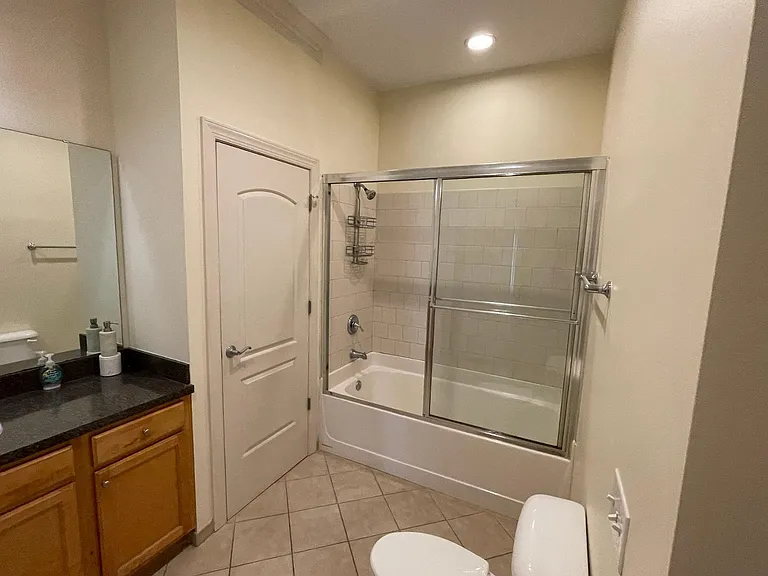 317 W Morgan St — Photo 6
