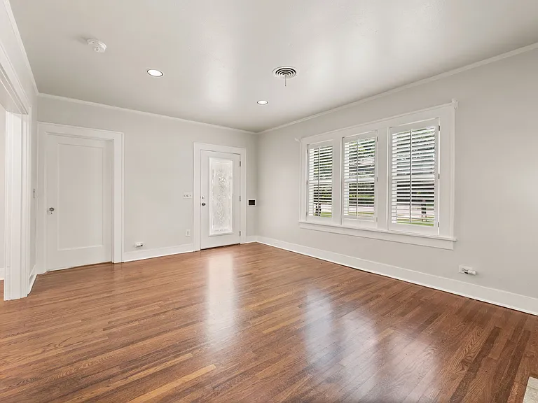 3812 Bunting Ave — Photo 6