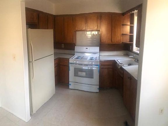 2nd image of 1074 E 82nd St