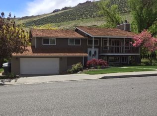 249 Greenview Dr, Richland, WA