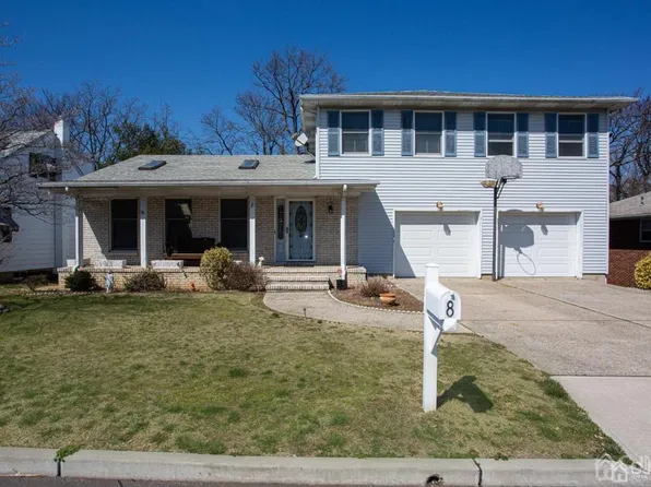 8 Pillar Dr, South Amboy, NJ 08879