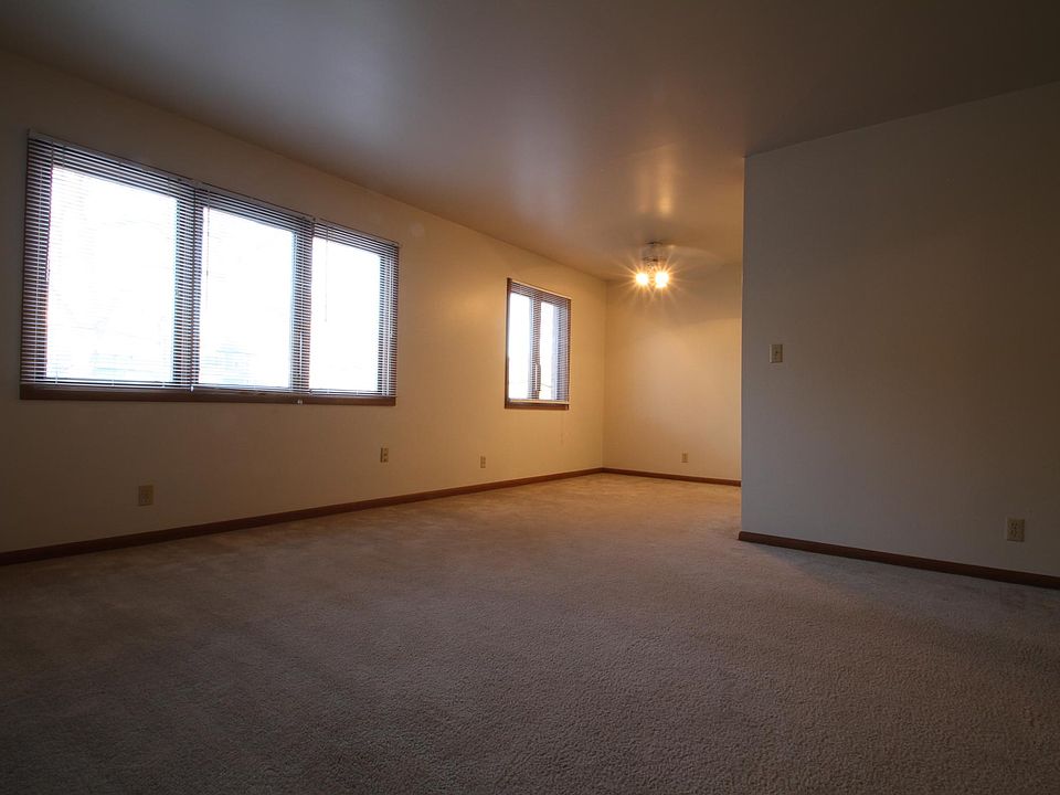 2nd image of 4810 Capitol Ave APT 15
