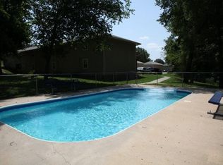 69 Ash St APT D, Leavenworth, KS 66048