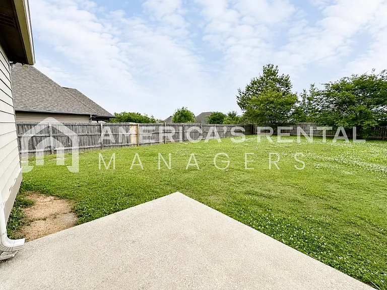 300 Oakwell Cir — Photo 15