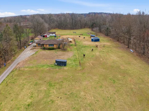 58765 Travis Rd, New Hudson, MI 48165