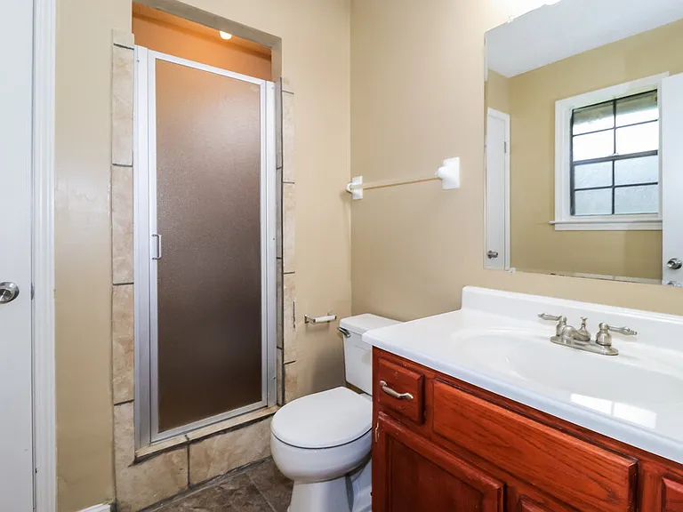 5672 Remsen Ave — Photo 15