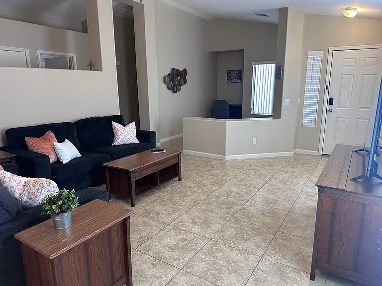 14909 W Caribbean Ln — Photo 2