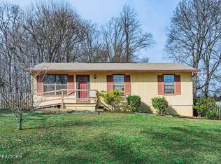 5917 W Pine Ln, Knoxville, TN 37909