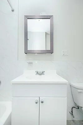 Rented by Nooklyn NYC LLC | media 45