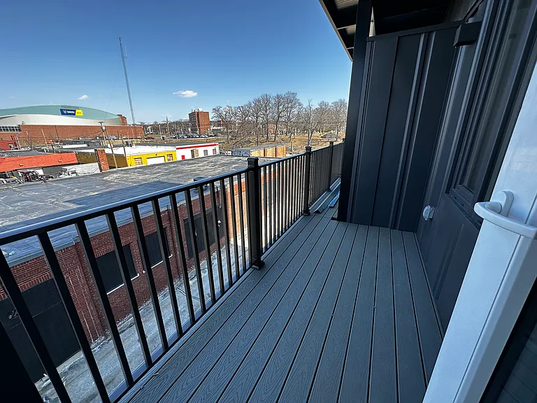 Red Oak at 409 Elm Street — Photo 68