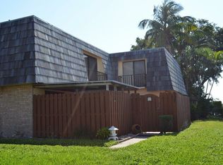 592 Springdale Cir, Palm Springs, FL 33461