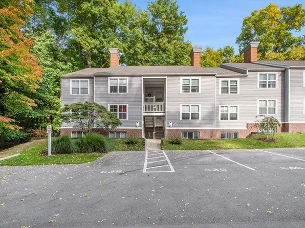 3360 Pine Meadow Dr SE APT 102, Kentwood, MI 49512