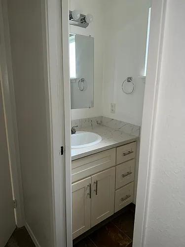 1109 S Woodlawn St #1 Photo 1