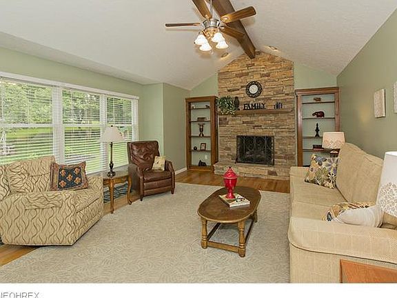 4th image of 32927 Lisa Ln