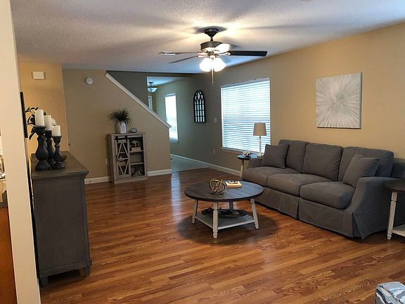 5th image of 220 Twin Lakes Ln