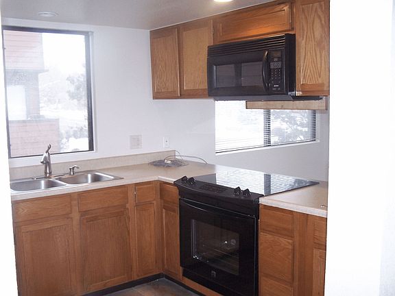 New Range & Tile in Kitchen