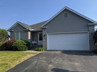 25 Danbury Ct NW, Warren, OH 44481