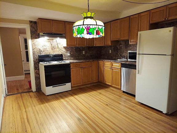 4th image of 106 South St APT A
