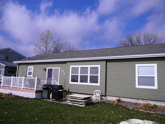3rd image of 478 W Lake Dr