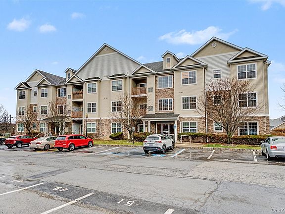 2nd image of 935 Tower Ridge Circle
