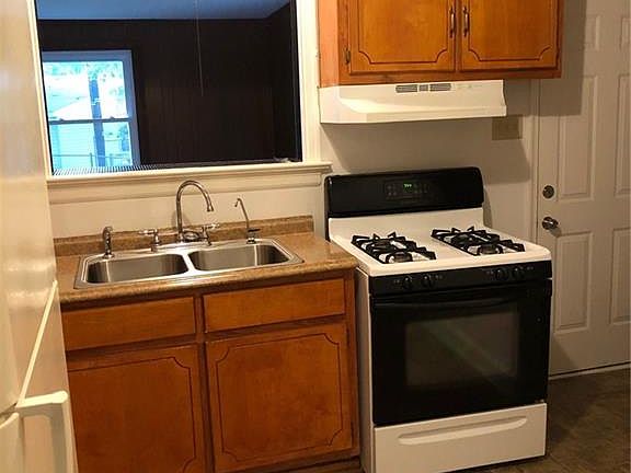5th image of 4700 Russell St