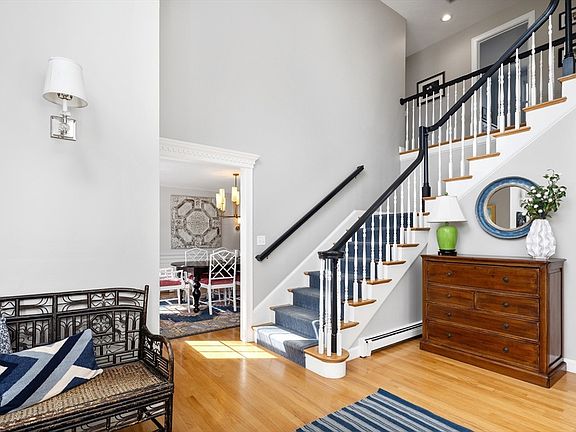 3rd image of 10 Edgar Walker Ct