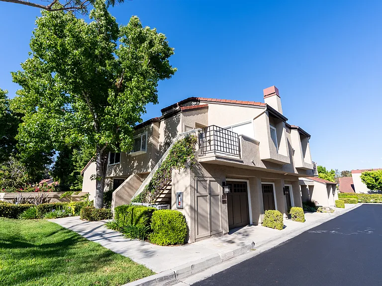 227 Stanford Ct — Photo 31