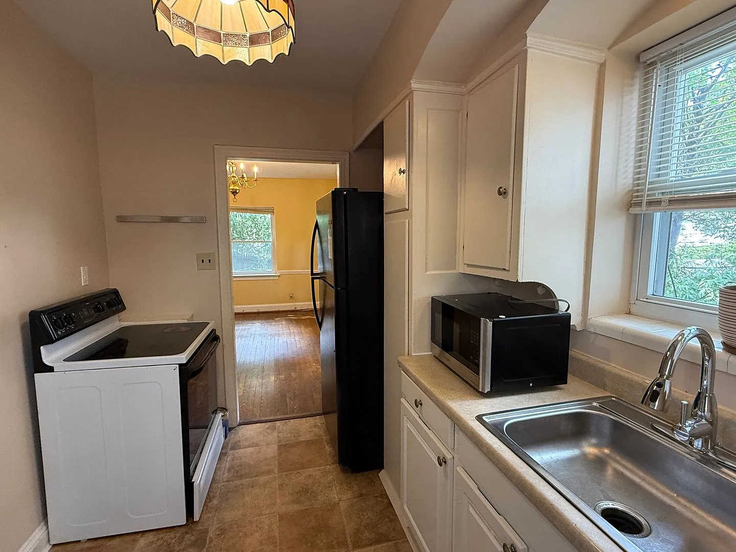 Spacious 4-Bedroom, 2.5-Bath Upper-Level Home — Photo 4