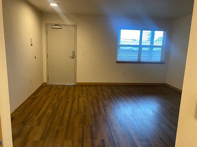 Studio, 500 sqft, $1,050 — Photo 3